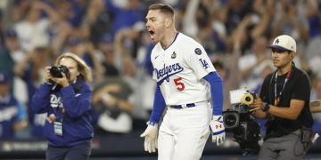 En imágenes: Freddie Freeman neutraliza a los Yankees con grand slam en la Serie Mundial