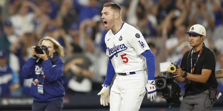 En imágenes: Freddie Freeman neutraliza a los Yankees con grand slam en la Serie Mundial