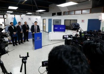 Autoridades dan detalles del fraude en el Hospital San Juan de Dios. / Foto: Gilber García.