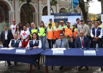 Conferencia de salud en el Cementerio General