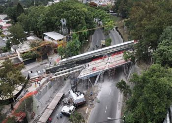 Continúan los trabajos de desmontaje del Puente Adolfo Mijangos López