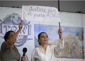 Cuadros escénicos de los momentos claves de la Revolución
