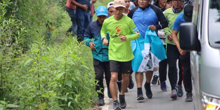 Shin Fujiyama corre por la educación en el territorio guatemalteco. /Foto: PNC.