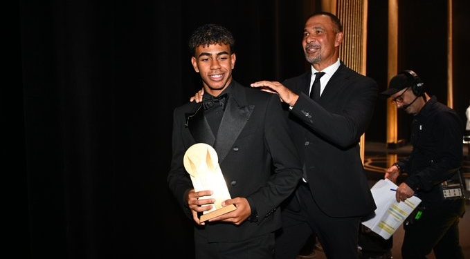 Lamine Yamal gana premio KOPA. // Foto: Ballon d'Or