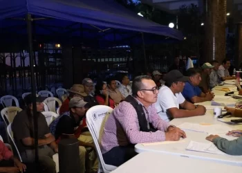 Hasta las 11:59 de ayer, se recibieron expedientes en Mides para optar al beneficio del Programa de Desarrollo Integral. / Foto: Cortesía MIDES