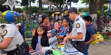 Mingob capacita a más de 50 mil personas en protección de la niñez y adolescencia. / Foto: PNC.