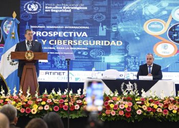 El presidente Bernardo Arévalo, quien habló en la conferencia sobre ciberseguridad del INESS, se refirió a la los desafíos de proteger los sistemas ante posibles ataques.