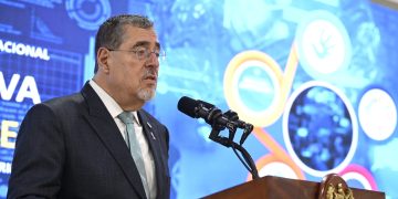 Presidente Arévalo disertó en congreso de ciberseguridad. / Foto: Álvaro Interiano.