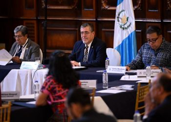 Presidente en reunión extraordinaria del Conadur.