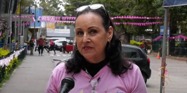 Sobreviviente de cáncer de mama