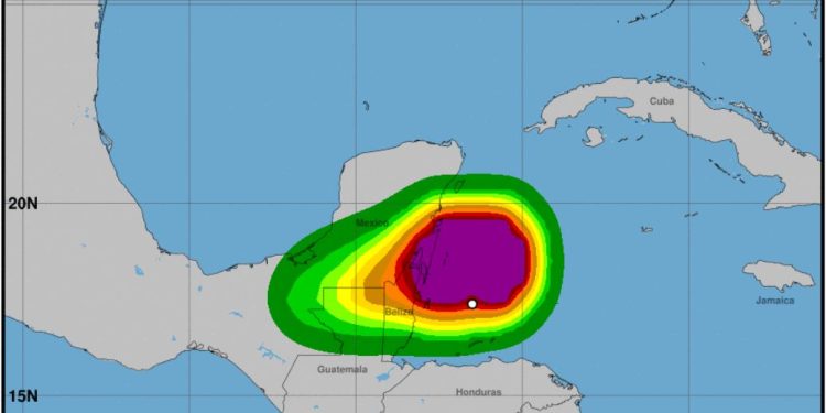 Tormenta Tropical Nadine se fortalece y provocará lluvias en el departamento de Petén