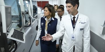 Vicepresidenta Karin Herrera realizó una visita al Hospital Regional de Occidente. / Foto: Álvaro Interiano.