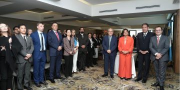 Vicepresidenta Karin Herrera encabeza encuentro con socios cooperantes en Guatemala