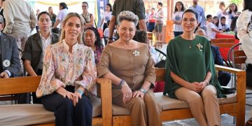 Doctora Lucrecia Peinado (centro) junto a primeras damas de Paraguay (izquierda) y Costa Rica (derecha). /Foto: @opdparaguay
