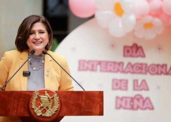 Karin Herrera en la actividad de conmemoración del Día Internacional de la Niña. /Foto: Dickéns Zamora.