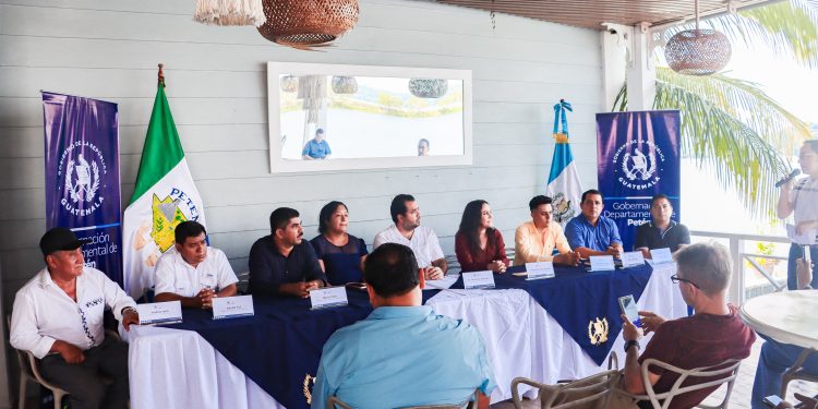 Capacitan a representantes electos de sociedad civil ante el Codede de Petén