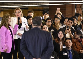 El presidente Arévalo expuso sobre el programa Mi Primer Empleo. /Foto: Álvaro Interiano.