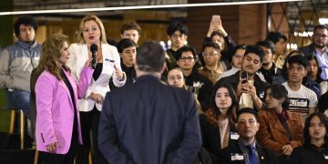 El presidente Arévalo expuso sobre el programa Mi Primer Empleo. /Foto: Álvaro Interiano.