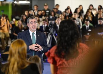 Primer Diálogo Abierto con el Presidente. / Foto: Byron de la Cruz.