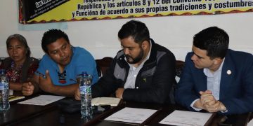 Gobernador de Guatemala sostiene reunión de trabajo con Alcaldía Indígena de Nak´awil