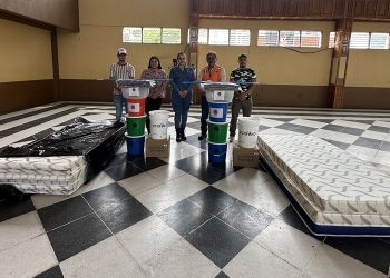 Entregan ayuda humanitaria en la aldea El Callejón, Guastatoya