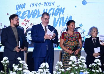 El presidente Arévalo destacó que, a pesar de los cambios en la naturaleza del trabajo, el Código del Trabajo sigue siendo un pilar fundamental. / Foto: Alvaro Interiano.