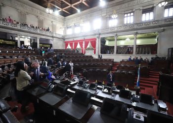 Doce semanas y la interpelación del ministro de Gobernación no concluye