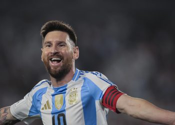 Argentina golea a Bolivia con triplete de Messi