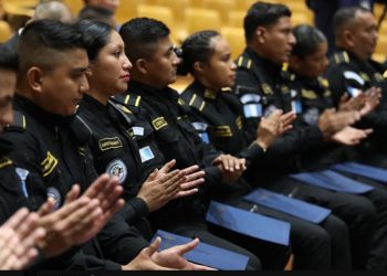 Concluye diplomado para agentes. Con la actualización en sus conocimientos, los agentes estarán mejor preparados para enfrentar los retos actuales en la lucha contra la criminalidad organizada. / Foto: Mingob