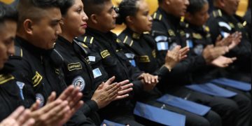 Concluye diplomado para agentes. Con la actualización en sus conocimientos, los agentes estarán mejor preparados para enfrentar los retos actuales en la lucha contra la criminalidad organizada. / Foto: Mingob