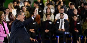 Primer diálogo abierto entre el presidente Bernardo Arévalo y estudiantes universitarios. / Foto: Byron de la Cruz