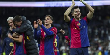 El Barcelona salva su récord dejando en 42 partidos la racha sin perder del Real Madrid