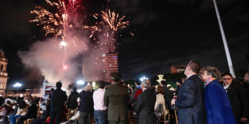 Guatemaltecos conmemoraron los 80 años de la Revolución en el país.