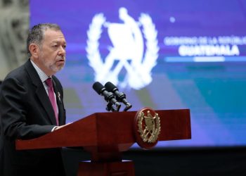 Ministro de Comunicaciones, Infraestructura y Vivienda, Félix Alvarado, / Foto: Daniel Ordoñez.