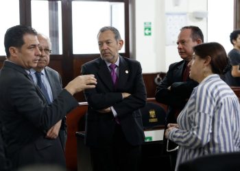 Cinco ministros en espera: interpelación en pausa por elección de magistrados