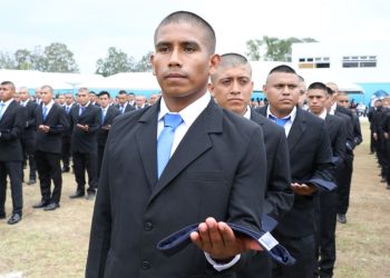 El reclutamiento para la PNC busca fortalecer las filas de la institución. / Foto: Mingob.