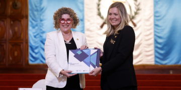 Presentan guías de calificación del Registro Mercantil y Registro de la Propiedad Privada. / Foto: Gilber García,