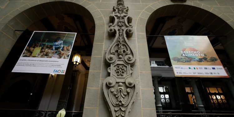 Esta exposición se convierte en una plataforma visual para reflexionar sobre el futuro de la alimentación y el papel importante de la agricultura familiar. / Foto: Gilber Garcia