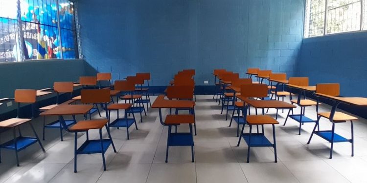 Entregan modernas instalaciones del Instituto Nacional de Educación Básica en Jalapa
