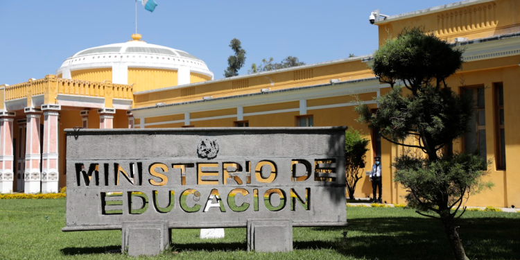 Mineduc advierte sobre estafas con ofrecimiento de plazas laborales. / Foto; Gobierno de Guatemala.