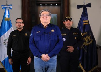 Desmantelan red de tráfico de personas que involucra a policías