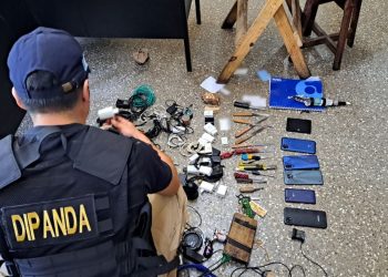 Las acciones de requisa se enmarcan en un esfuerzo por recuperar el control absoluto de los centros penitenciarios. / Foto: PNC.