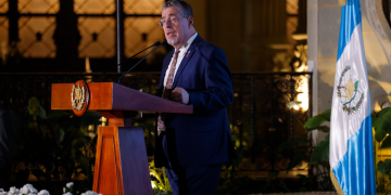 Presidente Arévalo invitó a los ciudadanos a unirse a las actividades de la Revolución del 20 de Octubre de 1944. / Foto: Gilber García.