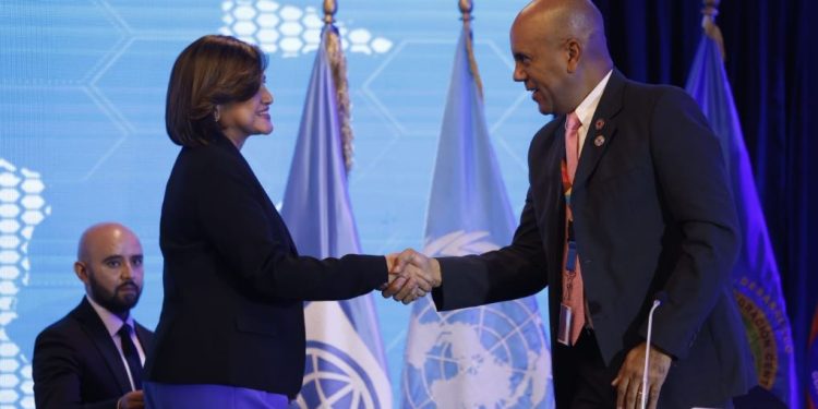 Vicepresidenta: “No podemos evitar que la naturaleza siga su curso, pero sí estar mejor preparados”