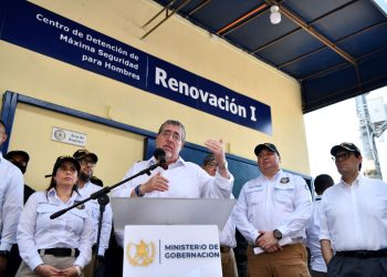 El presidente Bernardo Arévalo aseguró durante la inauguración del Centro de Detención de Máxima Seguridad Renovación I que desde ahora se retoma el control de las cárceles.