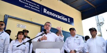 El presidente Bernardo Arévalo aseguró durante la inauguración del Centro de Detención de Máxima Seguridad Renovación I que desde ahora se retoma el control de las cárceles.