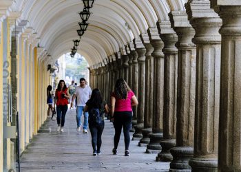 La ciudad colonial de Antigua Guatemala atrae a toda clase de visitantes.