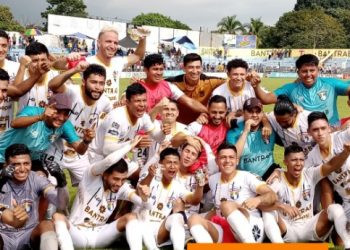 Aurora es uno de los conjuntos que disputará las semifinales de la primera división para ascender a la Liga Nacional.