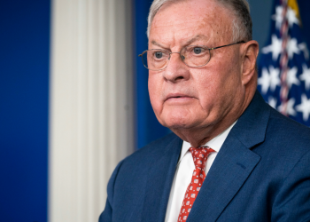 Keith Kellog, enviado especial del presidente electo de Estados Unidos, Donald Trump, para Ucrania y Rusia. / Foto: EFE.