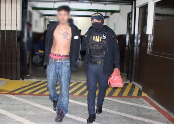 Capturan a dos presuntos responsables de ataque armado en Mixco